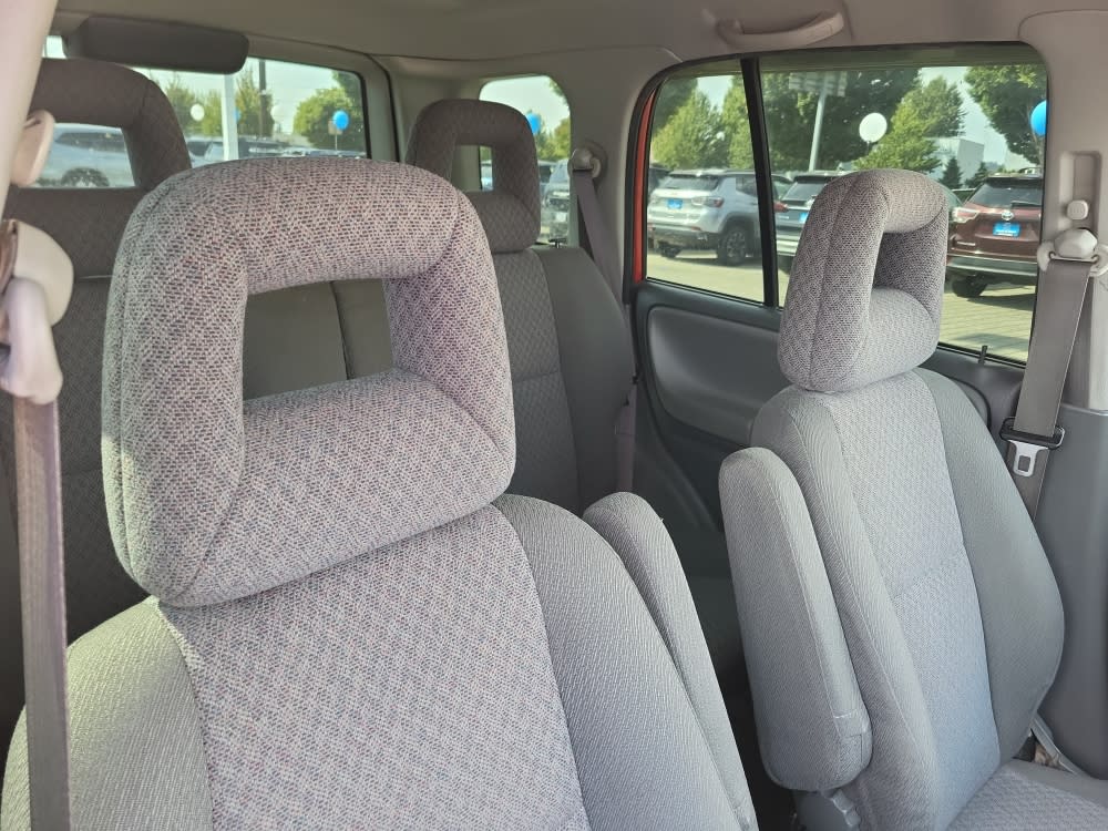 Thumbnail: 2004 Chevrolet Tracker - 12
