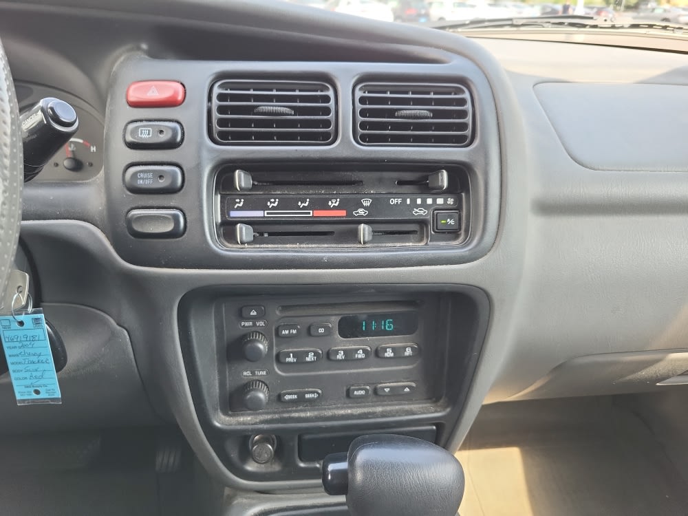 Thumbnail: 2004 Chevrolet Tracker - 15