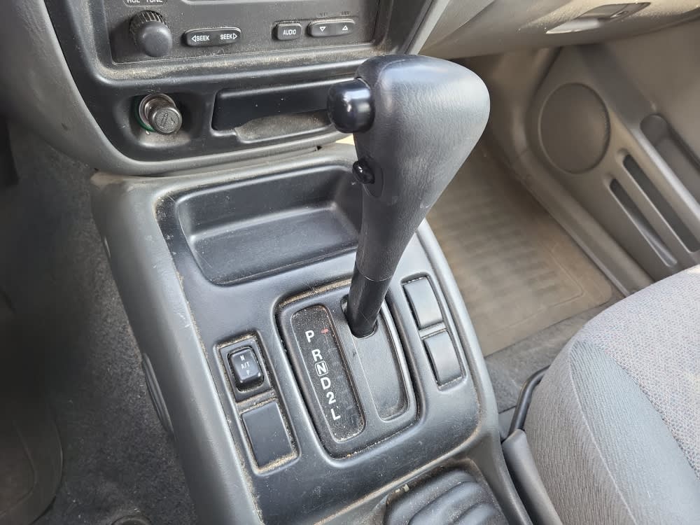 Thumbnail: 2004 Chevrolet Tracker - 16