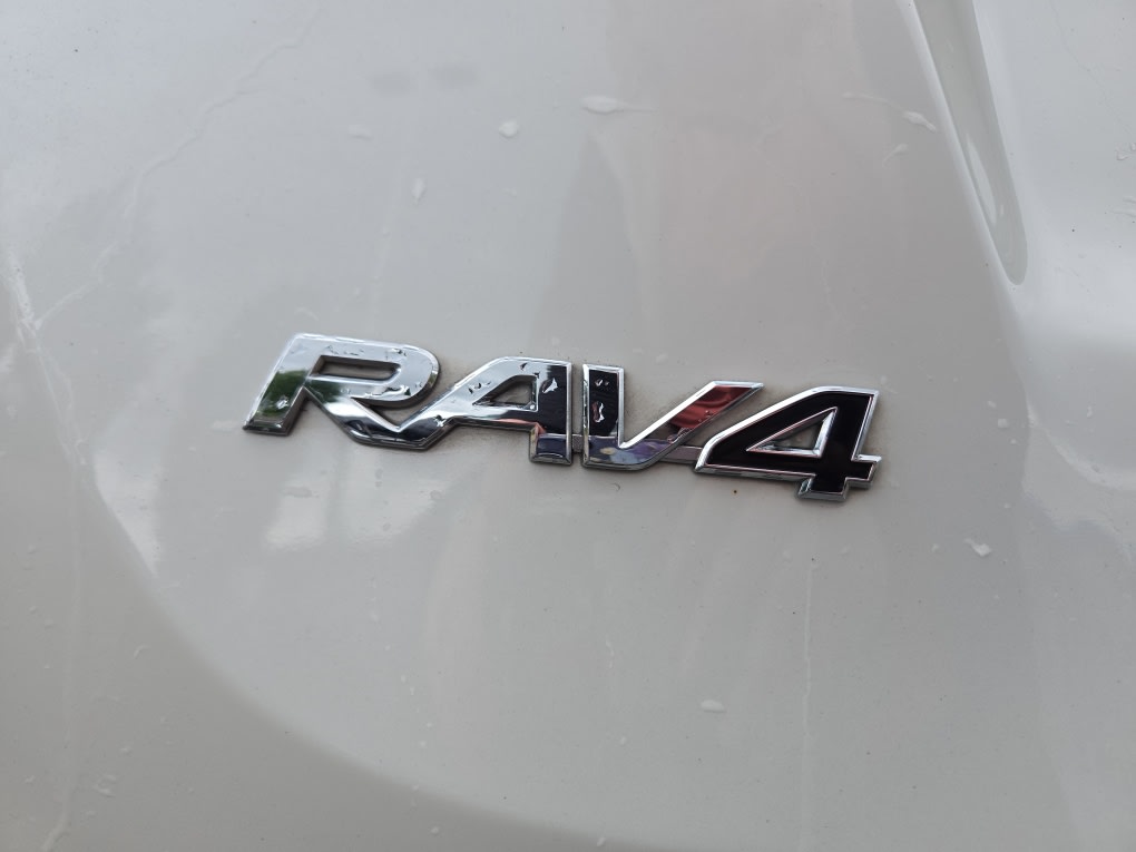 Thumbnail: 2014 Toyota RAV4 - 20