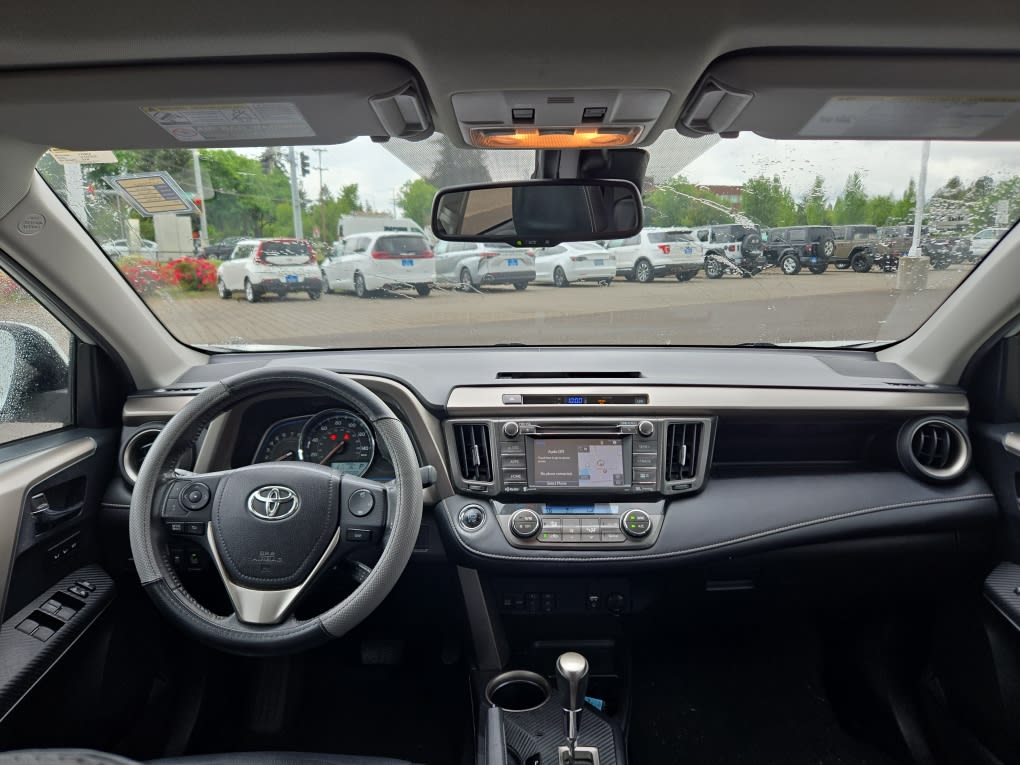 Thumbnail: 2014 Toyota RAV4 - 9