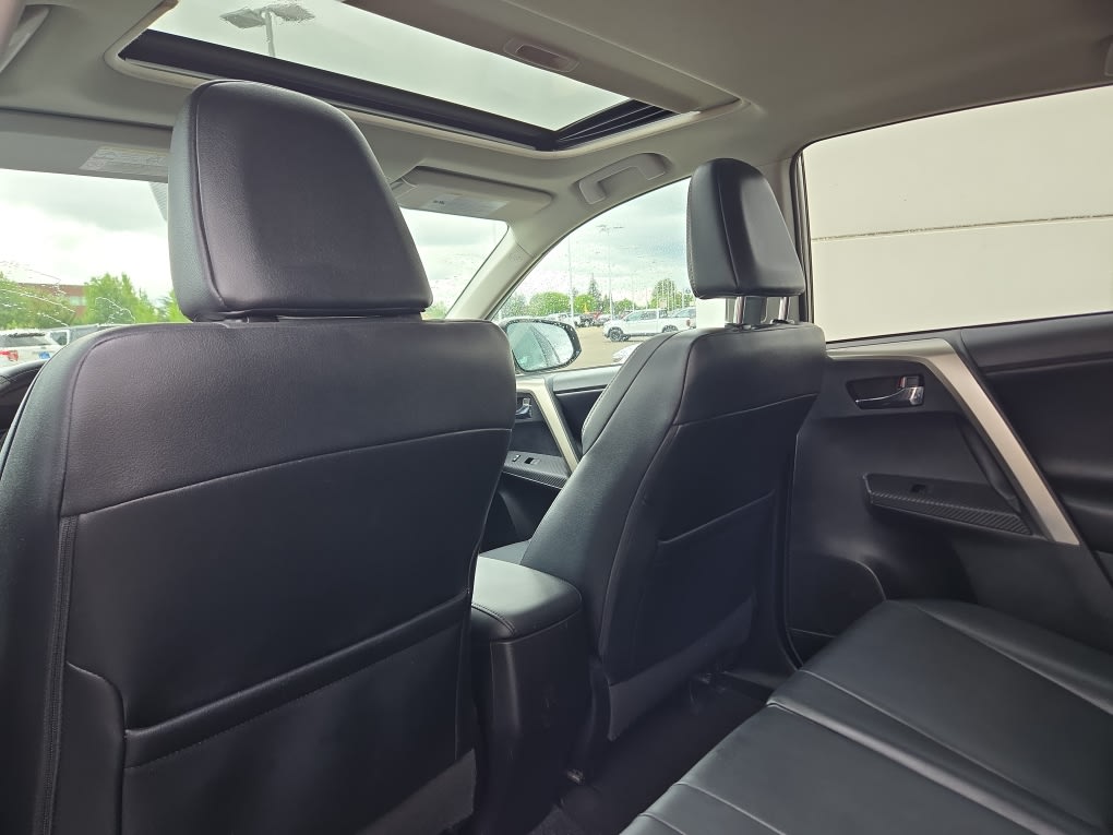 Thumbnail: 2014 Toyota RAV4 - 11