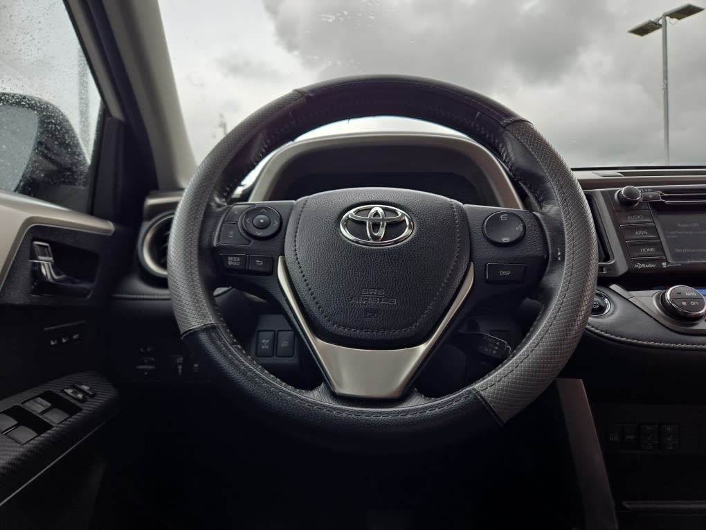 Thumbnail: 2014 Toyota RAV4 - 12