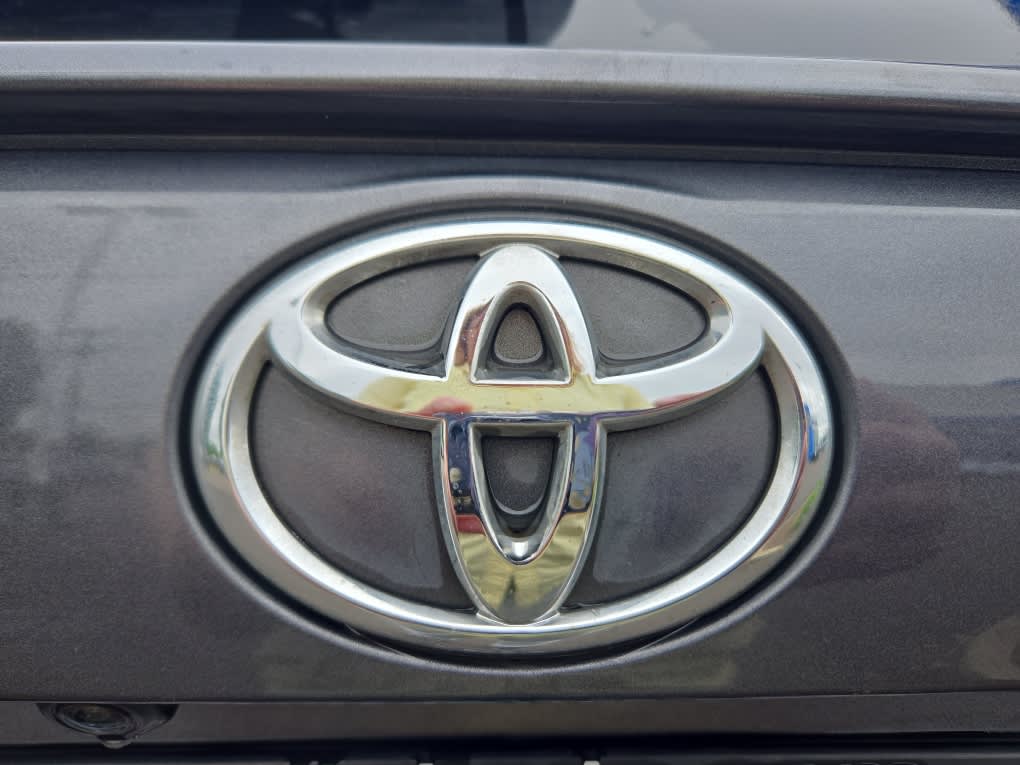 Thumbnail: 2021 Toyota RAV4 - 6