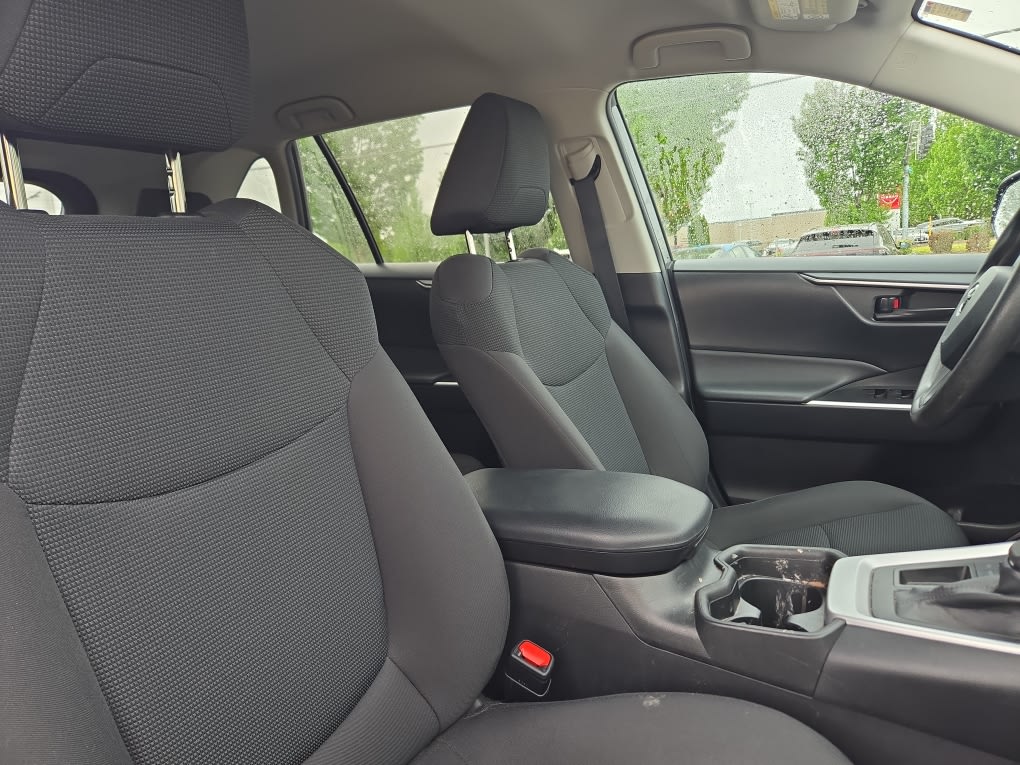 Thumbnail: 2021 Toyota RAV4 - 10