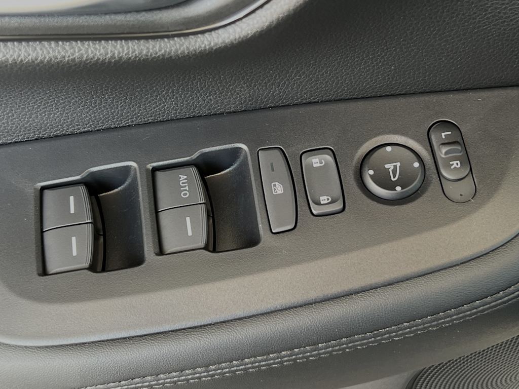 2025 Honda HR-V LX 19