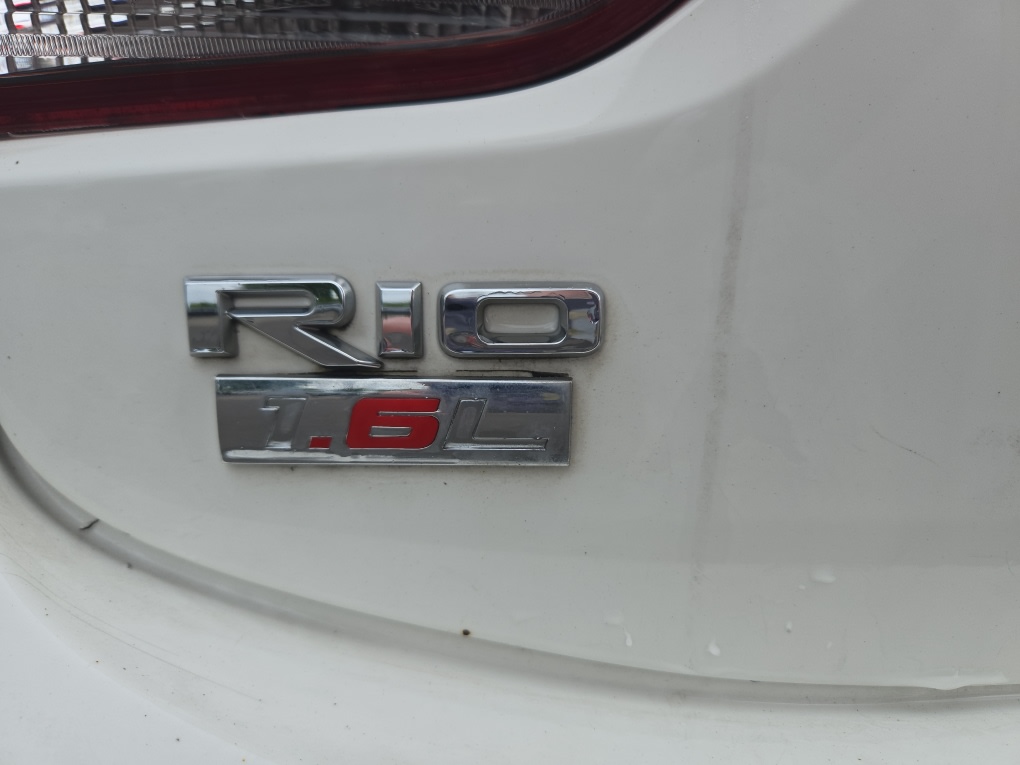 Thumbnail: 2018 Kia Rio - 19