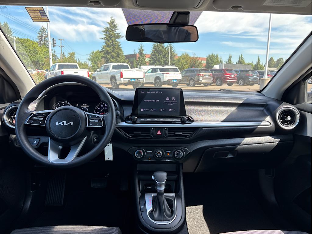 Thumbnail: 2024 Kia Forte - 9