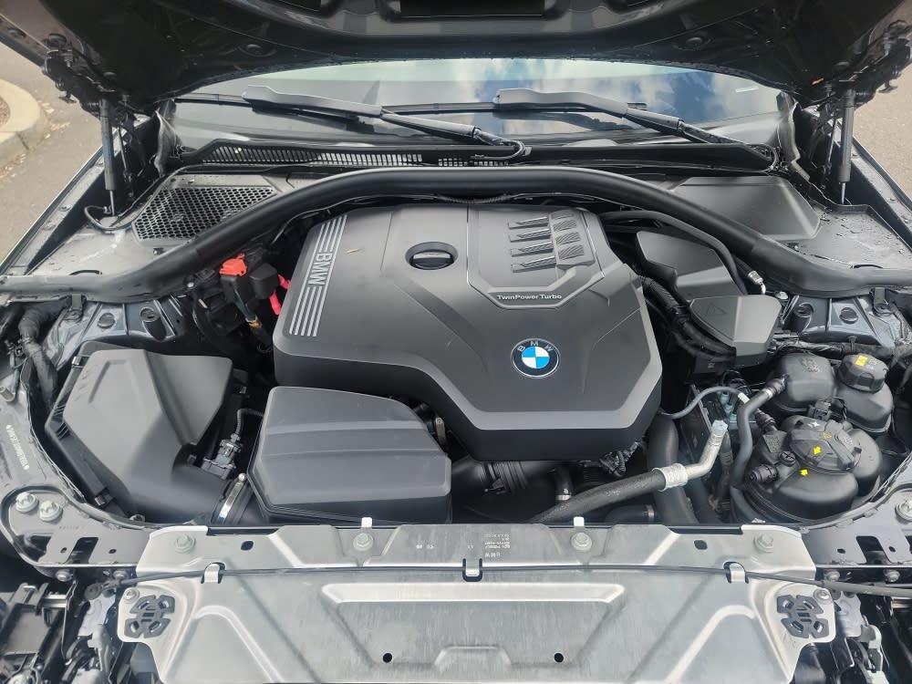 2021 BMW 3 Series 330xi 9