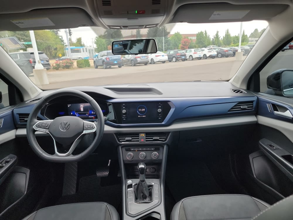 Thumbnail: 2022 Volkswagen Taos - 10