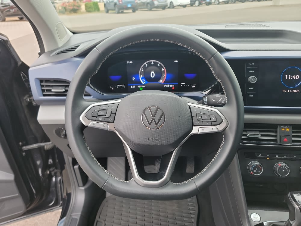 Thumbnail: 2022 Volkswagen Taos - 14