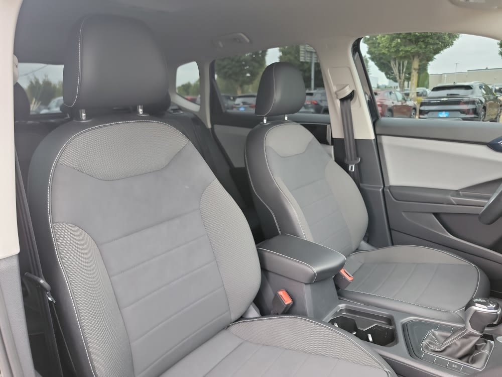 Thumbnail: 2022 Volkswagen Taos - 12