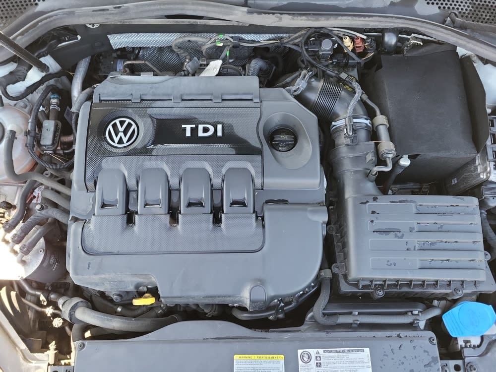 Thumbnail: 2015 Volkswagen Golf - 9