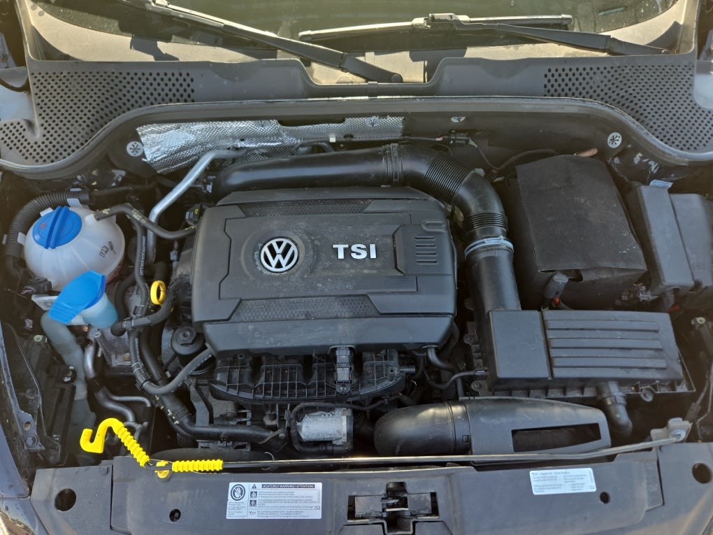Thumbnail: 2017 Volkswagen Beetle - 7