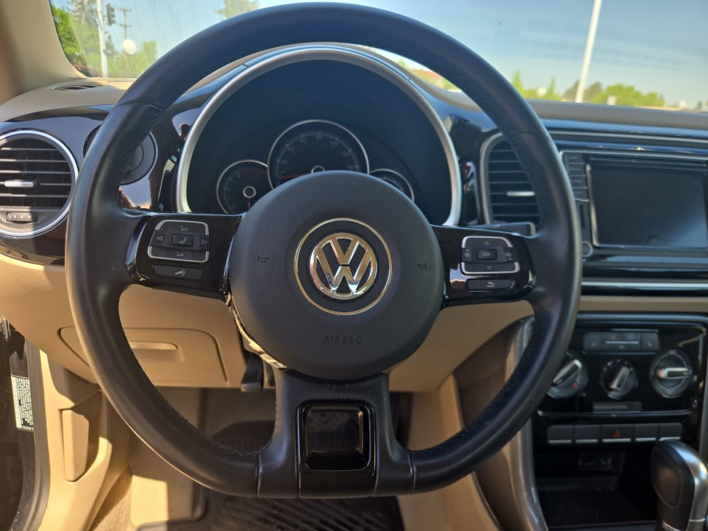Thumbnail: 2017 Volkswagen Beetle - 10