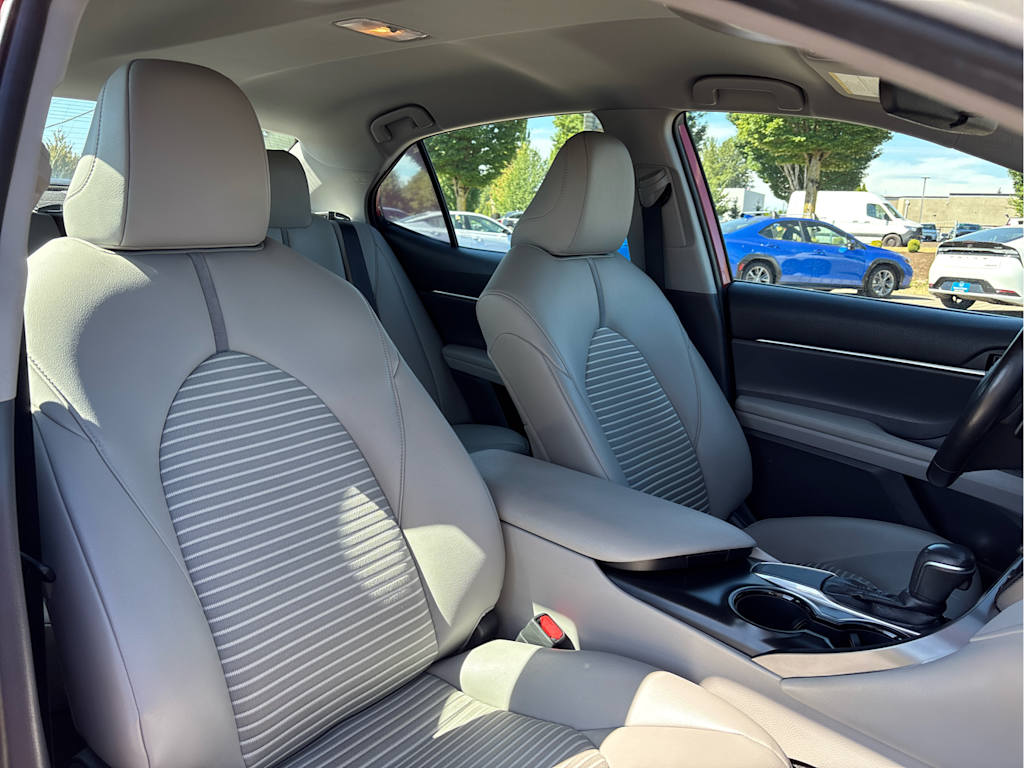 Thumbnail: 2019 Toyota Camry - 11
