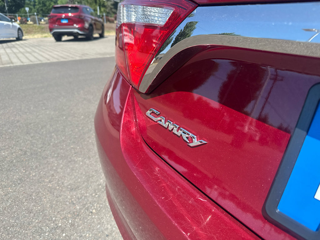 Thumbnail: 2015 Toyota Camry - 10
