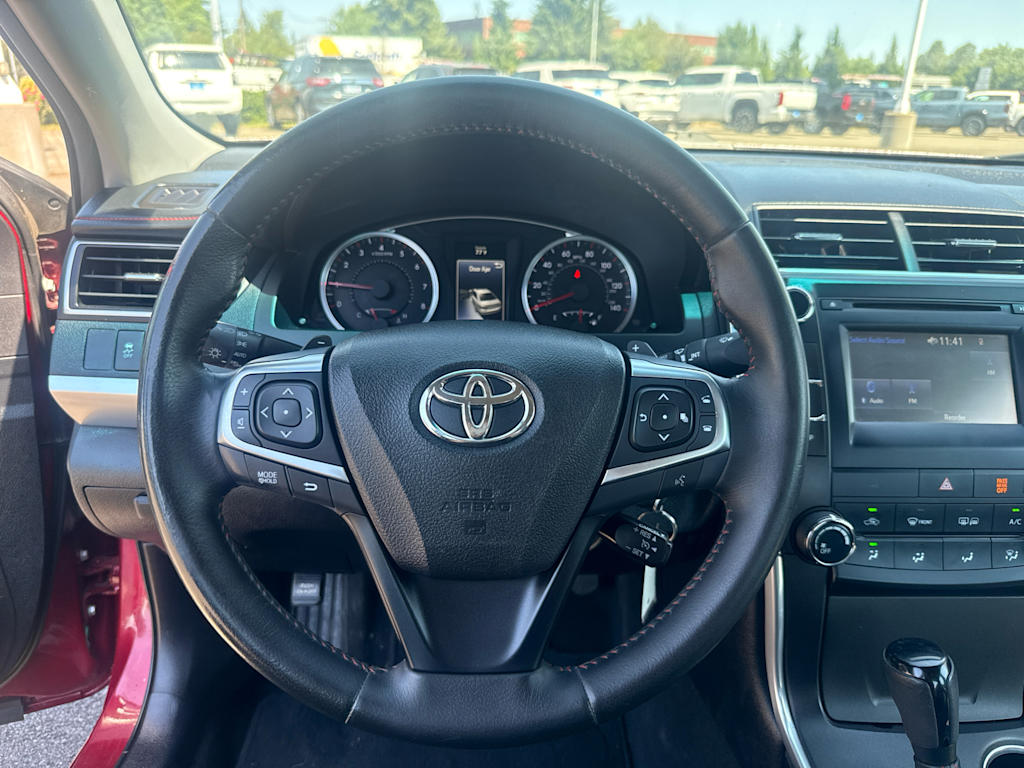 Thumbnail: 2015 Toyota Camry - 11