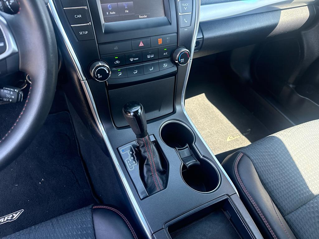 Thumbnail: 2015 Toyota Camry - 13