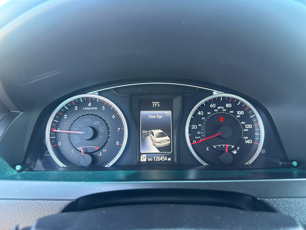 Thumbnail: 2015 Toyota Camry - 14