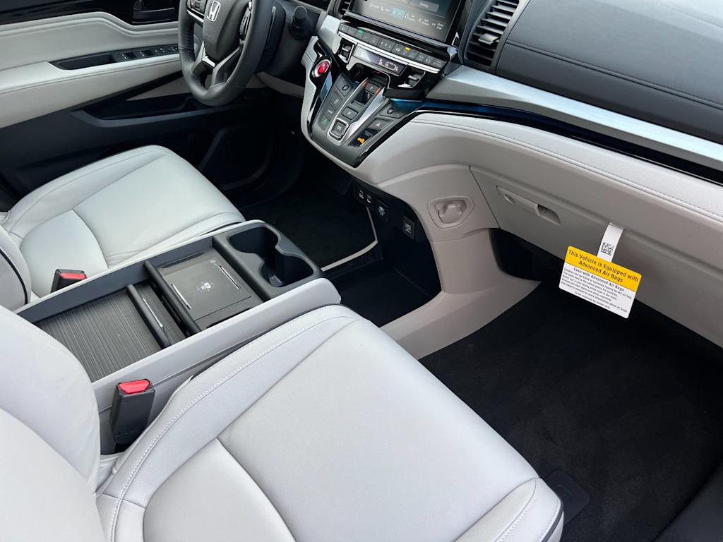 Thumbnail: 2026 Honda Odyssey - 10