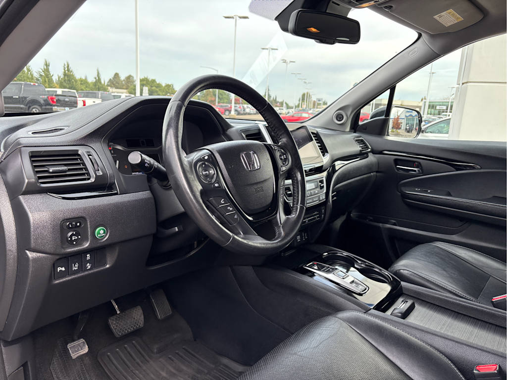 Thumbnail: 2017 Honda Pilot - 2