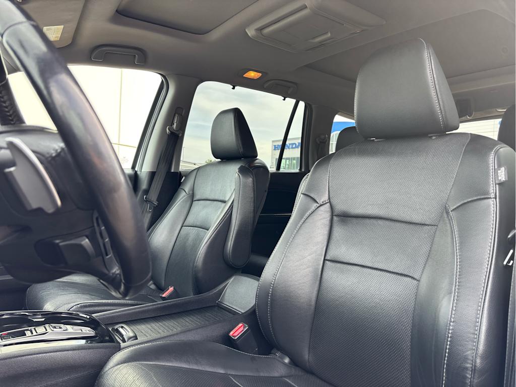 Thumbnail: 2017 Honda Pilot - 11