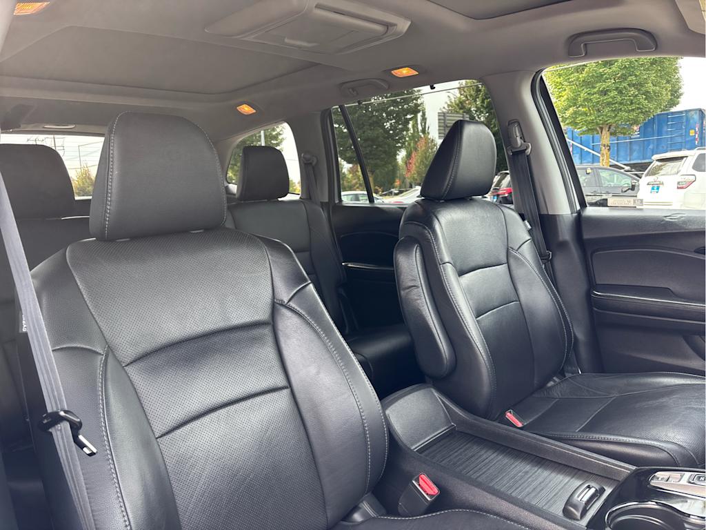 Thumbnail: 2017 Honda Pilot - 12