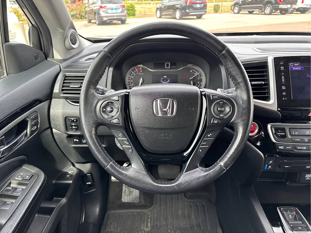 Thumbnail: 2017 Honda Pilot - 14