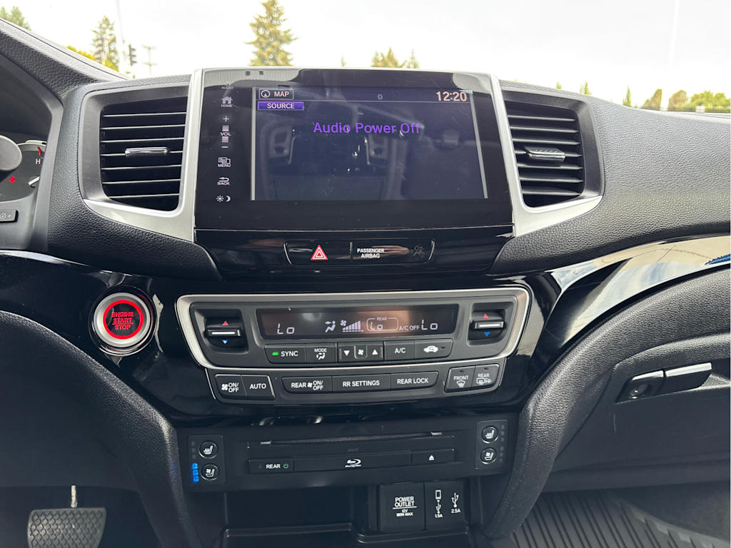 Thumbnail: 2017 Honda Pilot - 15