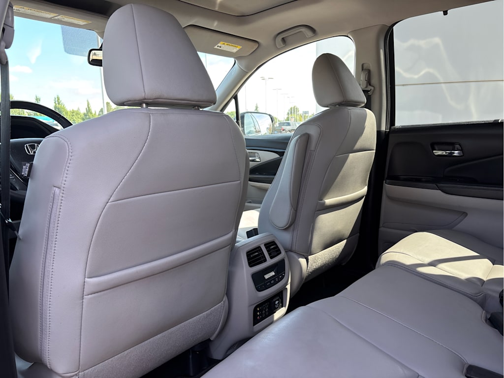 Thumbnail: 2018 Honda Pilot - 13