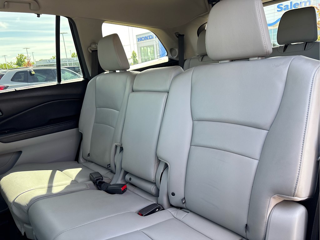 Thumbnail: 2018 Honda Pilot - 21