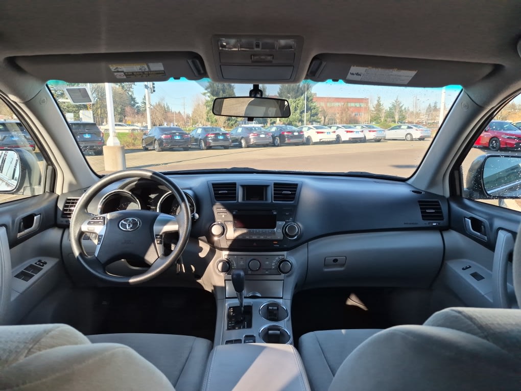 Thumbnail: 2012 Toyota Highlander - 10