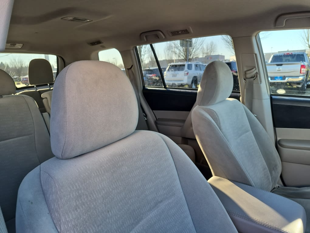 Thumbnail: 2012 Toyota Highlander - 12