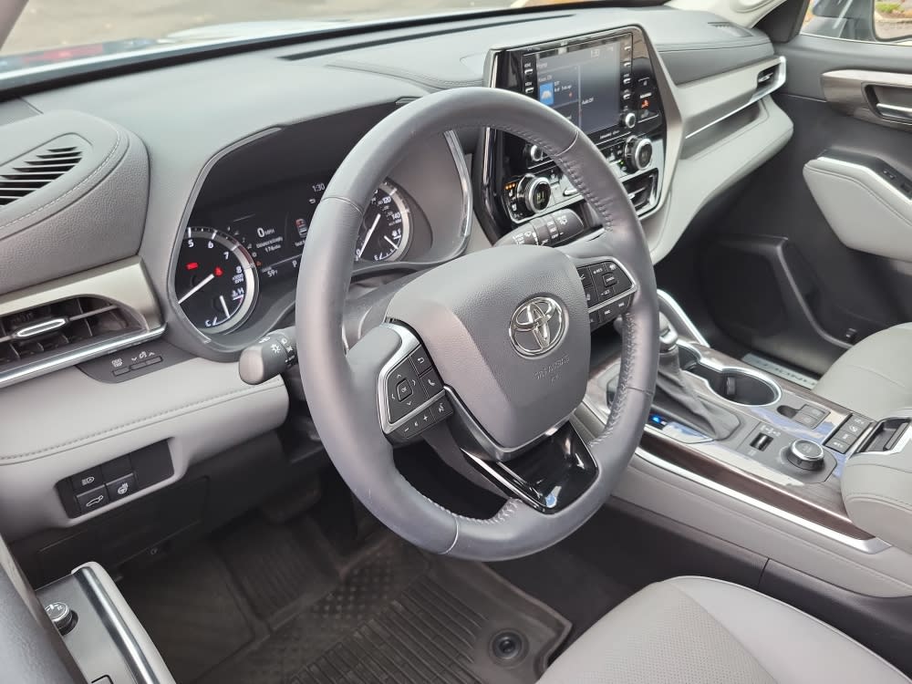 Thumbnail: 2020 Toyota Highlander - 2