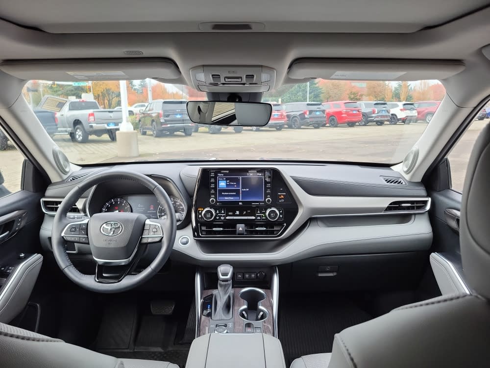 Thumbnail: 2020 Toyota Highlander - 9