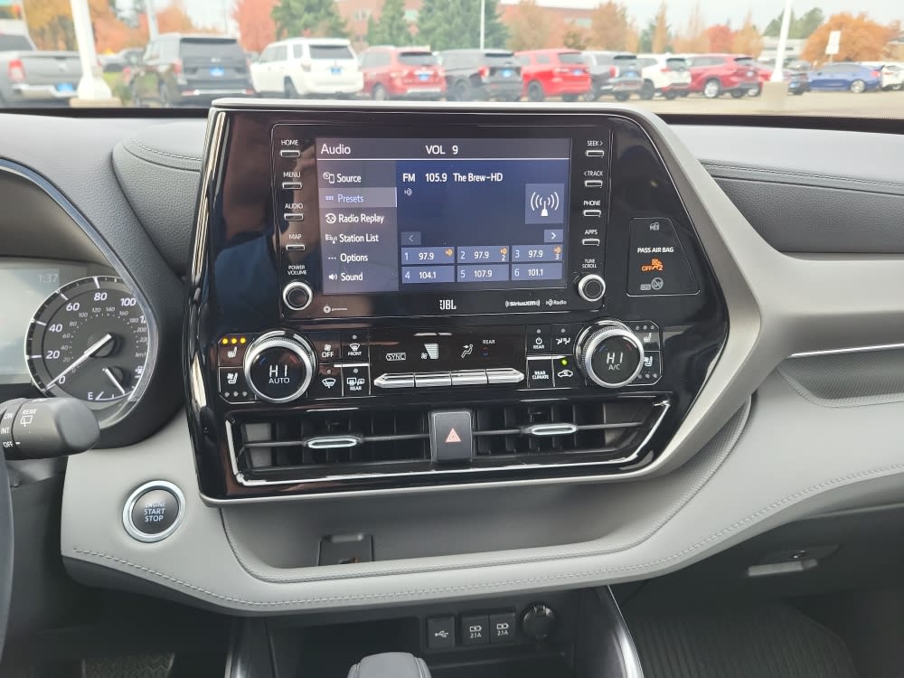 Thumbnail: 2020 Toyota Highlander - 13