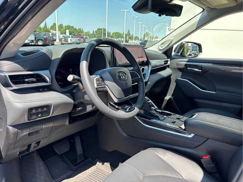 Thumbnail: 2026 Toyota Highlander - 2