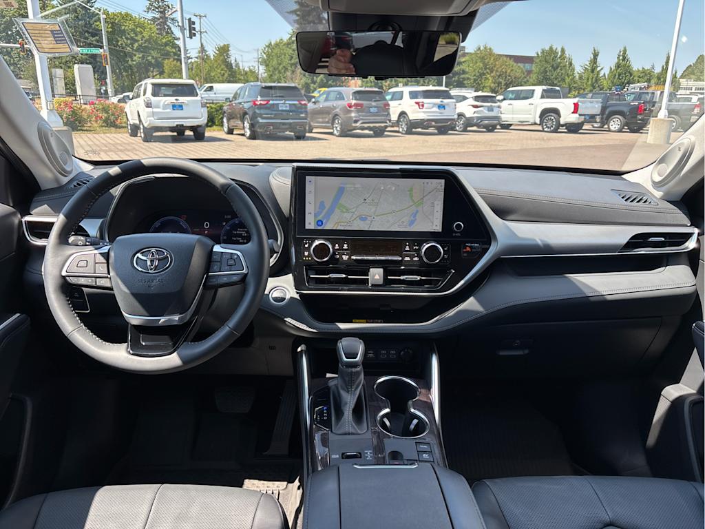 Thumbnail: 2026 Toyota Highlander - 9