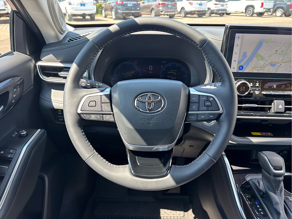 Thumbnail: 2026 Toyota Highlander - 13