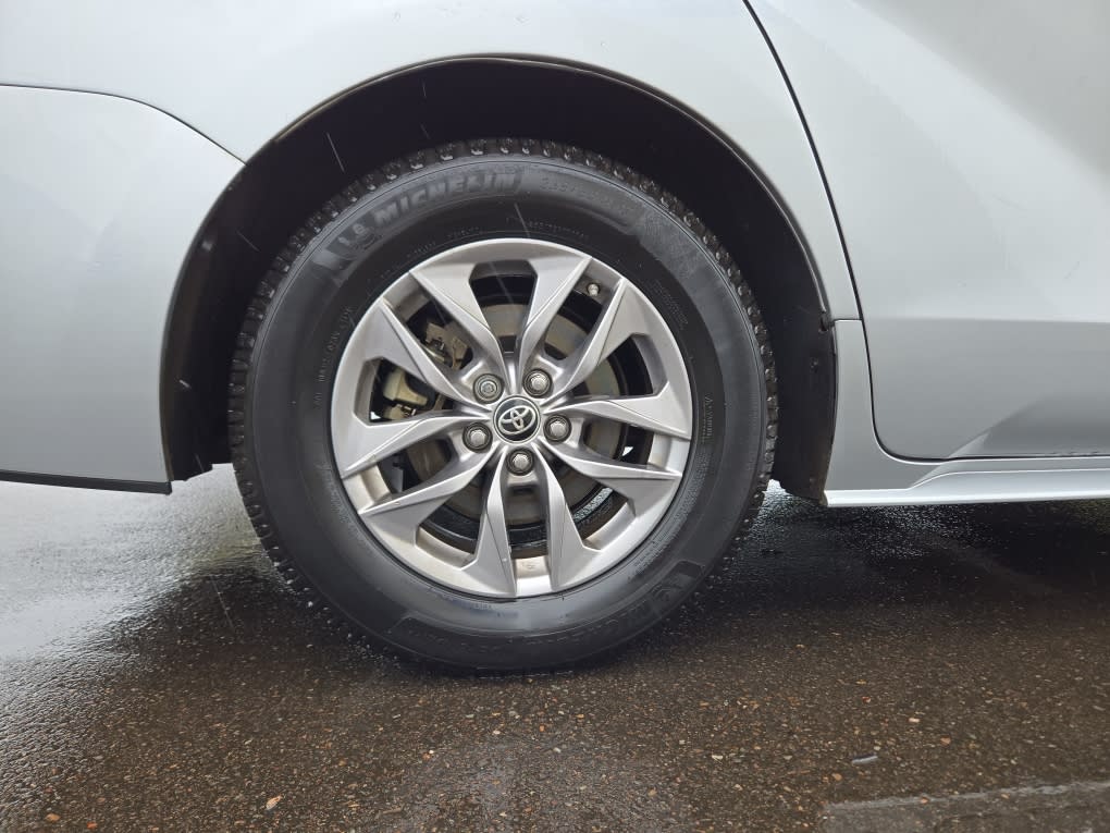 Thumbnail: 2021 Toyota Sienna - 7