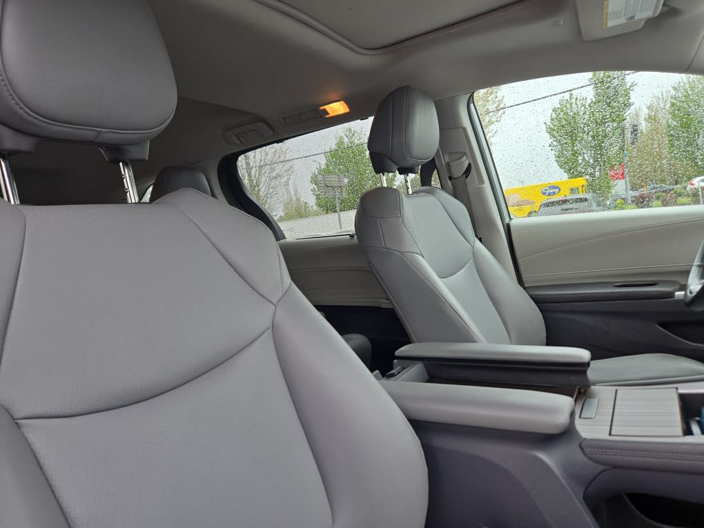 Thumbnail: 2021 Toyota Sienna - 11