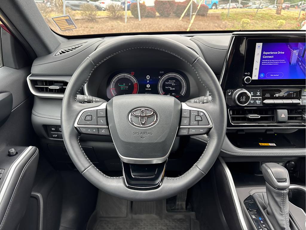 Thumbnail: 2025 Toyota Highlander - 13