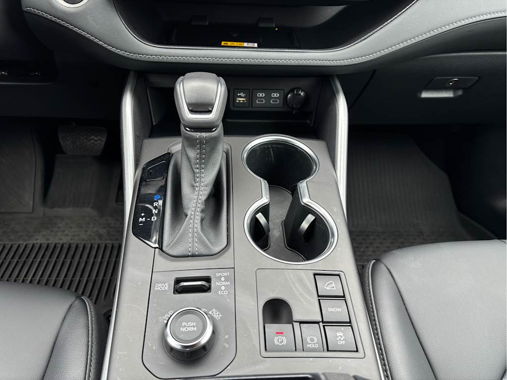 Thumbnail: 2025 Toyota Highlander - 15