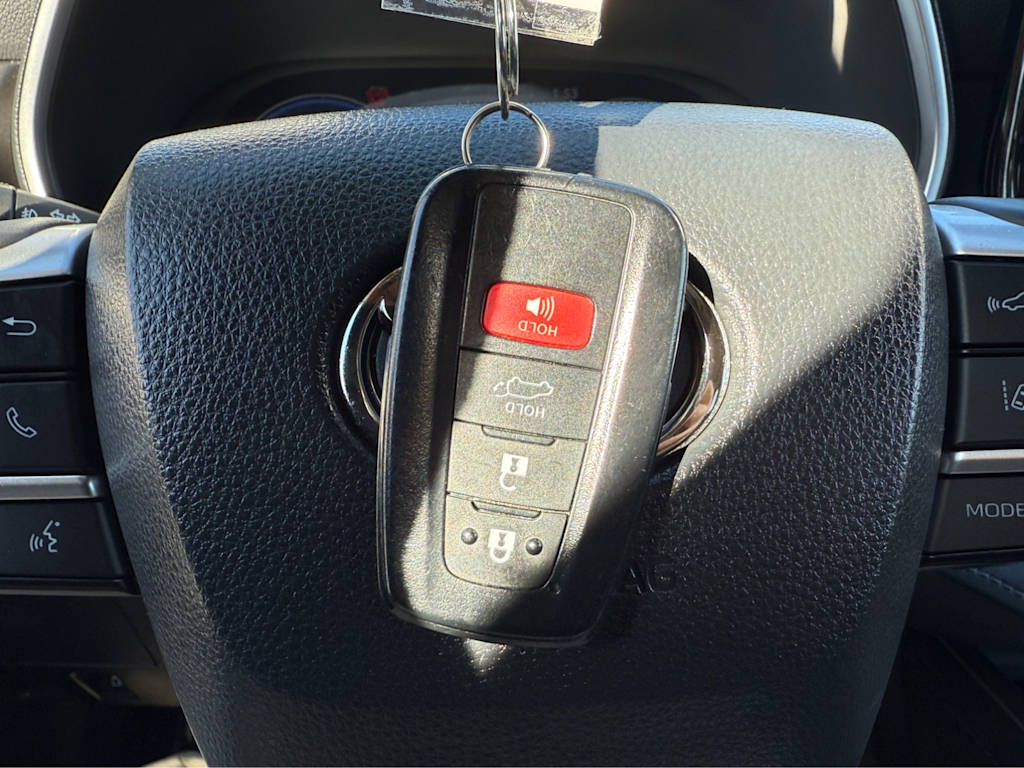 Thumbnail: 2023 Toyota Highlander - 24