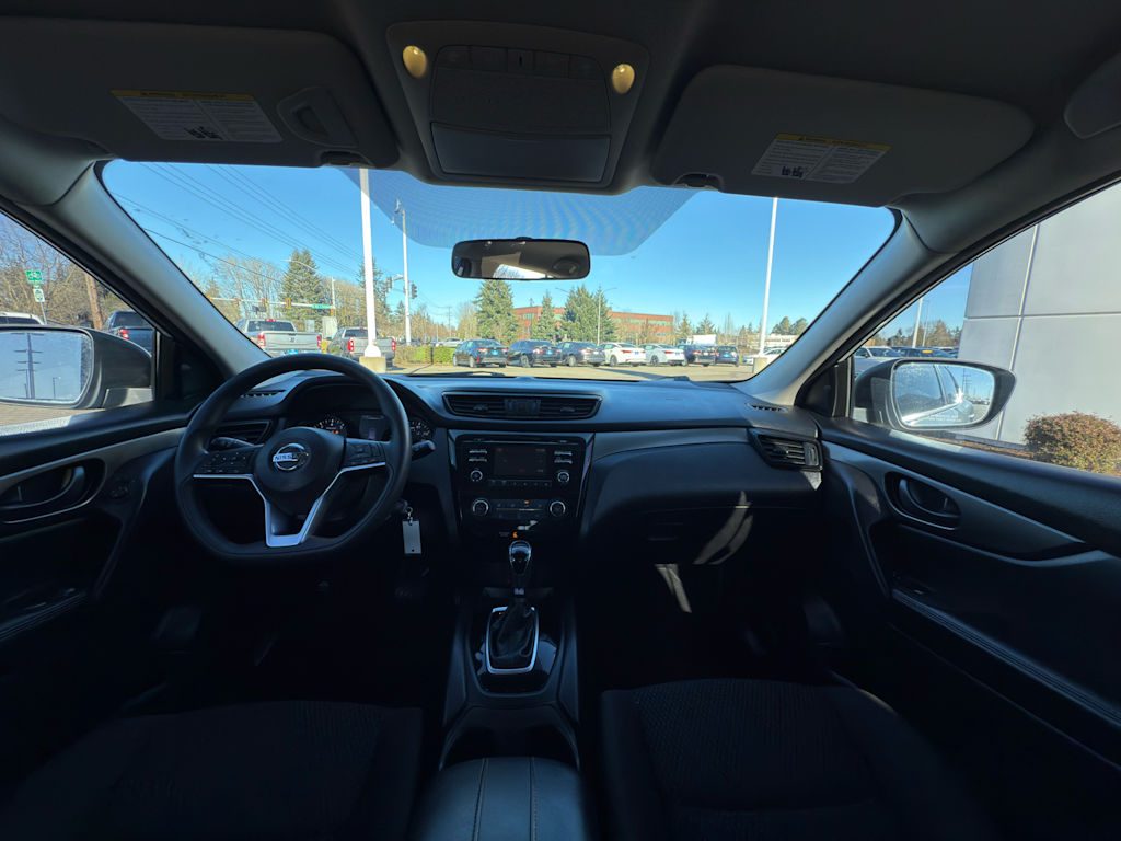 Thumbnail: 2018 Nissan Rogue Sport - 9