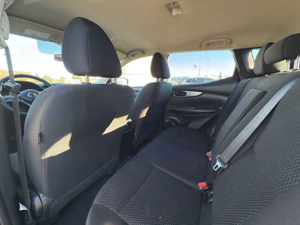 Thumbnail: 2018 Nissan Rogue Sport - 12