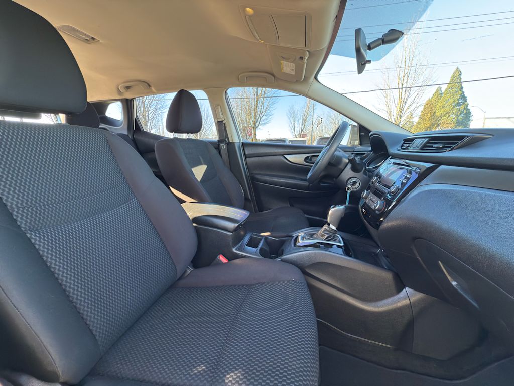 Thumbnail: 2018 Nissan Rogue Sport - 11