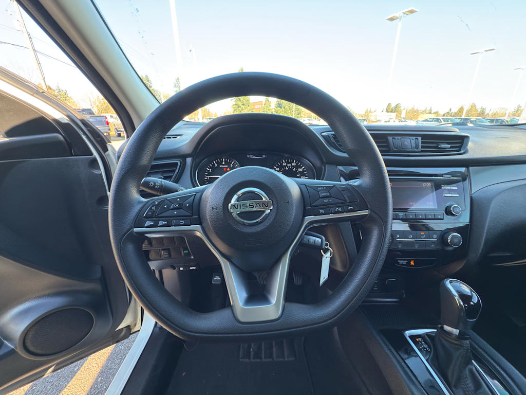 Thumbnail: 2018 Nissan Rogue Sport - 13