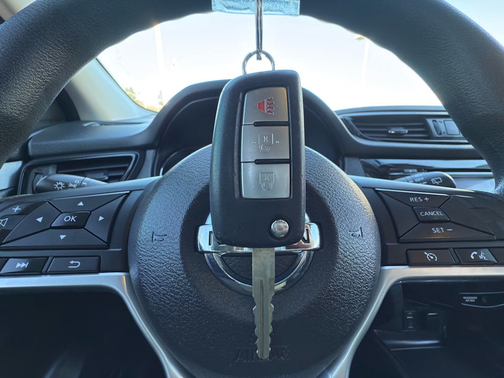 Thumbnail: 2018 Nissan Rogue Sport - 14